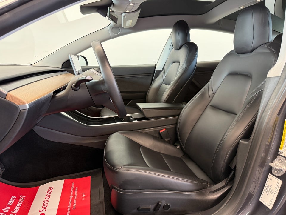 Tesla Model 3 Standard Range+ RWD 4d