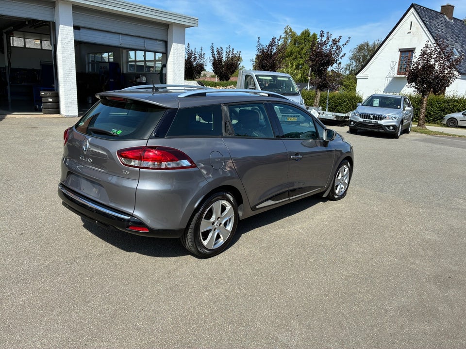 Renault Clio IV 0,9 TCe 90 Expression Sport Tourer 5d