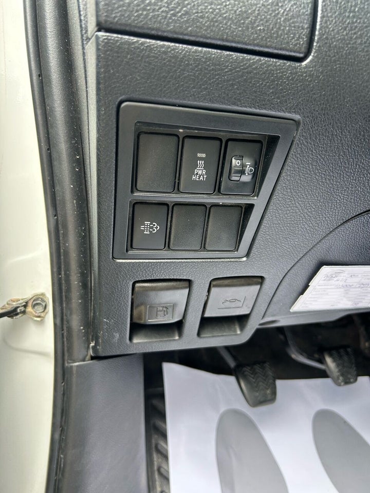 Toyota HiLux 2,4 D-4D 150 T1 Ex.Kab 2d