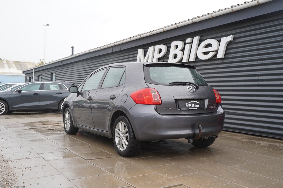 Toyota Auris 1,6 Terra 5d