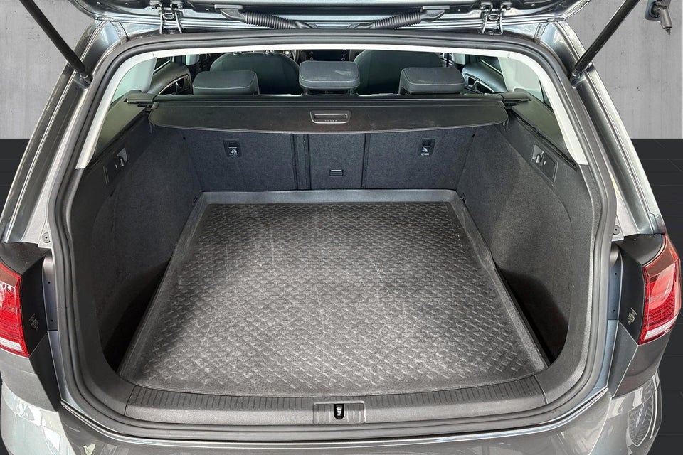 VW Golf VII 1,5 TSi 150 Highline Variant DSG 5d