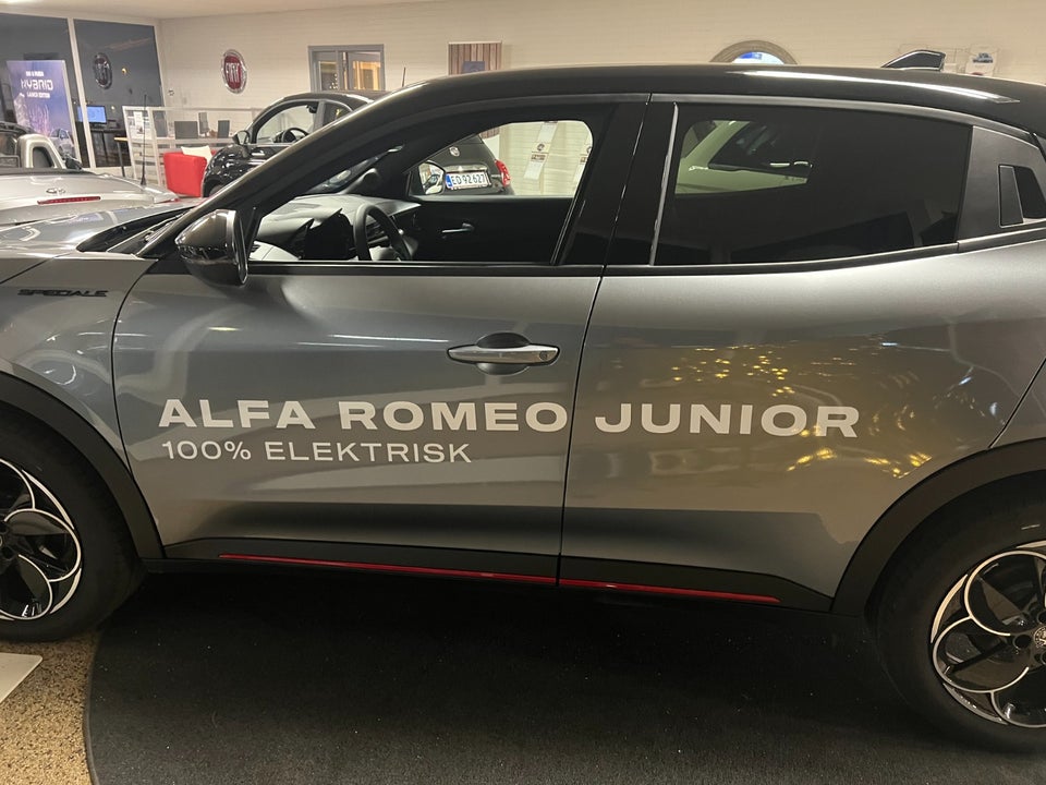 Alfa Romeo Junior Elettrica Speciale 5d