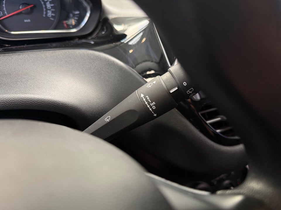 Peugeot 208 1,2 VTi Active 5d