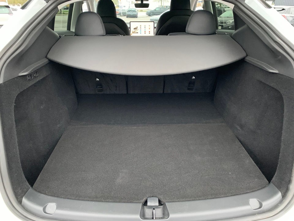 Tesla Model Y Long Range AWD 5d