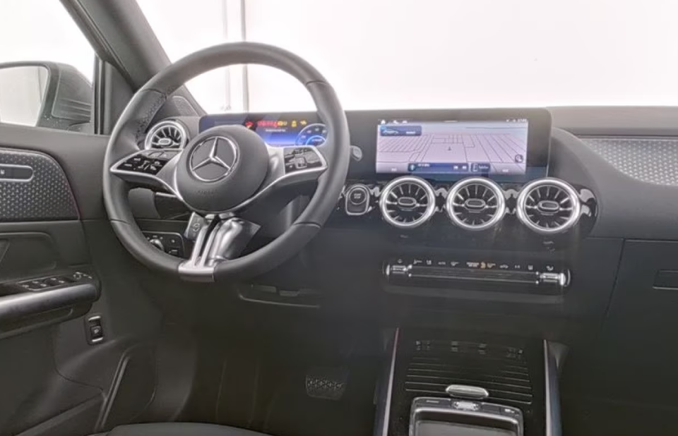 Mercedes EQA350 Progressive Advance Plus 4Matic 5d