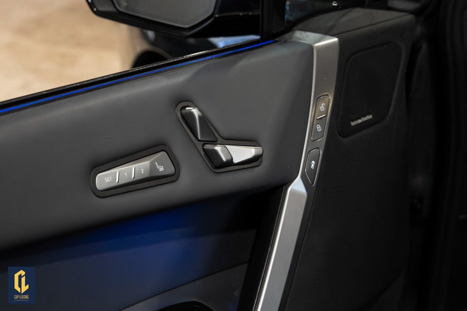 BMW iX xDrive60 Fully Charged 5d