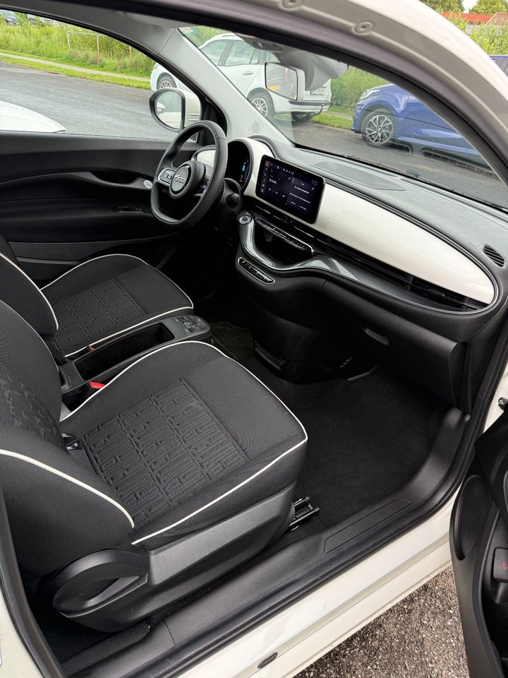 Fiat 500e 24 Action 3d