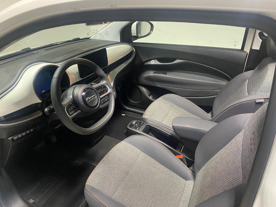 Fiat 500e 42 Icon Cabrio 2d