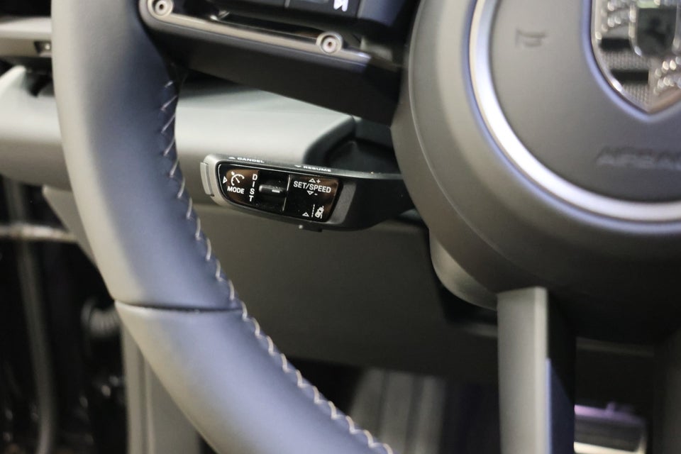 Porsche Macan Turbo 5d
