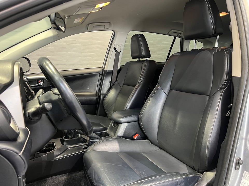 Toyota RAV4 2,0 D-4D T3 5d