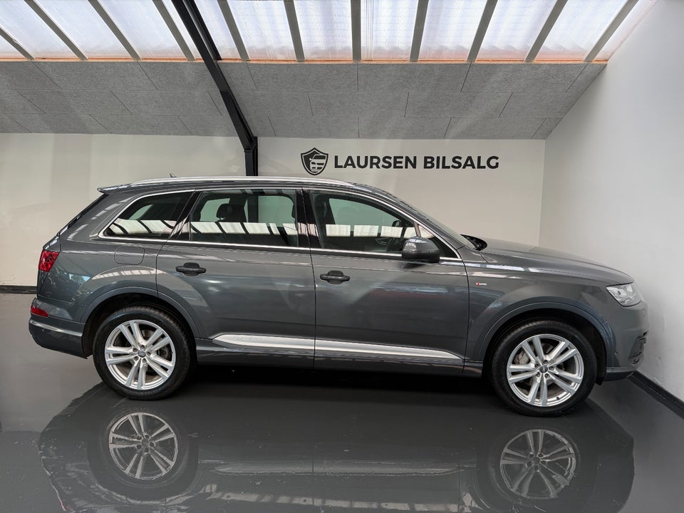 Audi Q7 3,0 TDi 272 S-line quattro Tiptr. 5d