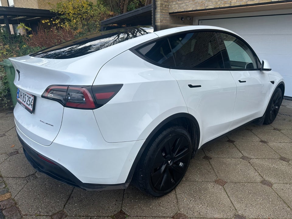 Tesla Model Y Long Range AWD 5d