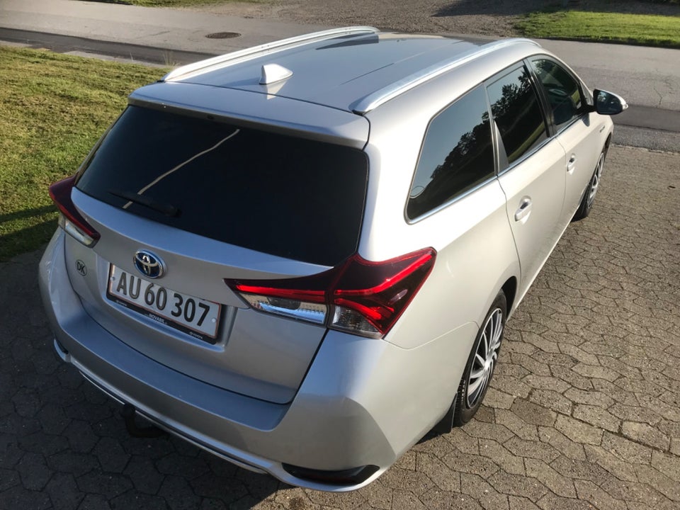Toyota Auris 1,8 Hybrid H2 Comfort Touring Sports CVT 5d