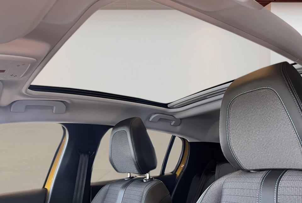 Peugeot 208 1,2 PureTech 100 Allure Sky 5d