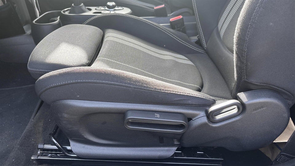 MINI Cooper SE Essential 3d