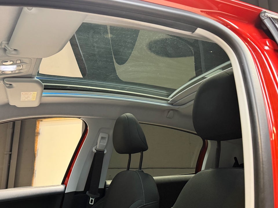 Peugeot 208 1,2 e-THP 110 Allure Sky 5d