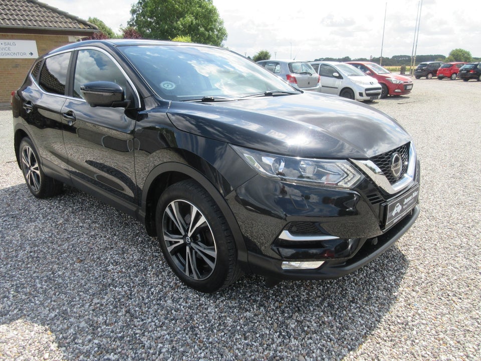 Nissan Qashqai 1,3 Dig-T 140 N-Connecta 5d