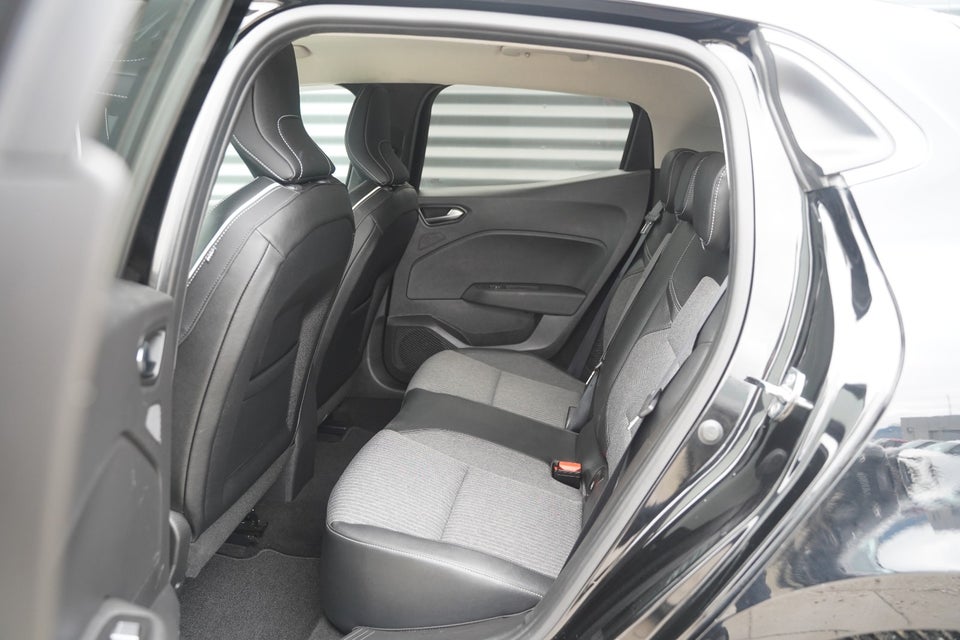 Renault Clio V 1,6 E-Tech Intens 5d