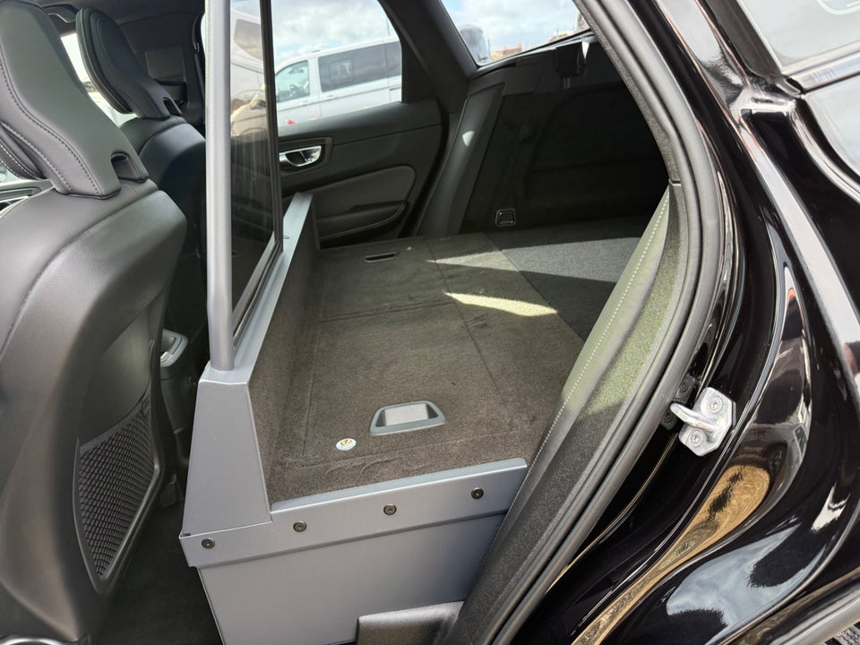 Volvo XC60 2,0 T6 ReCharge R-Design aut. AWD Van 5d