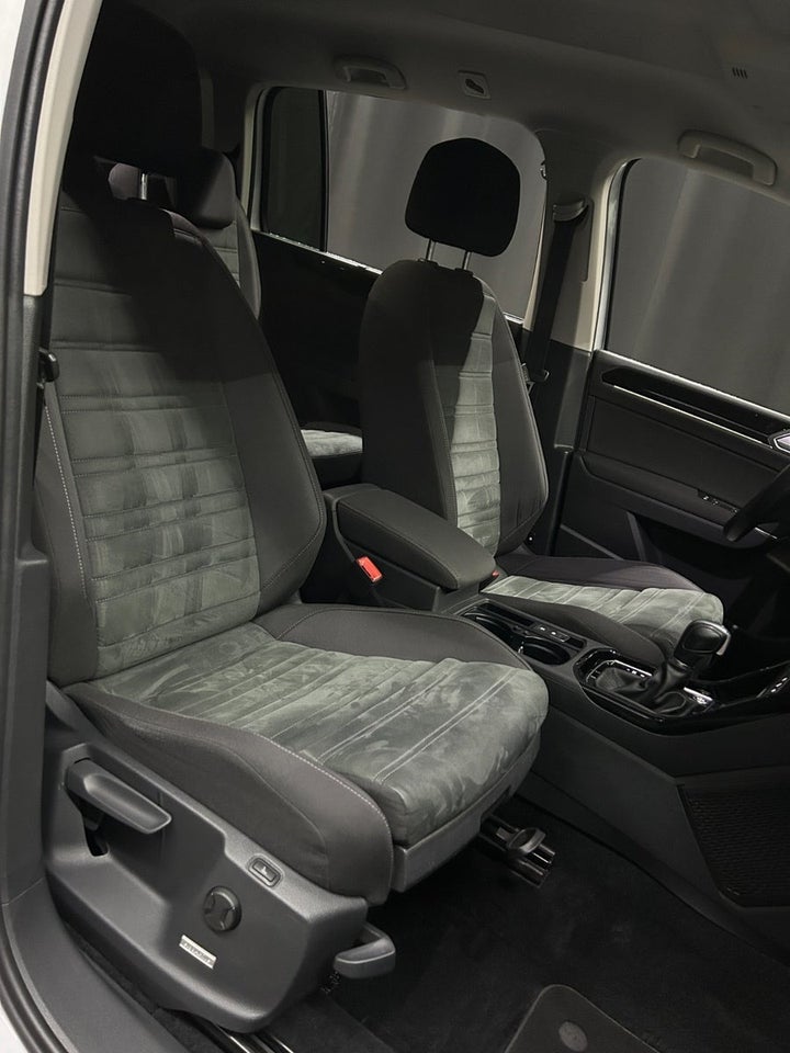 VW Touran 2,0 TDi 190 R-line DSG 5d