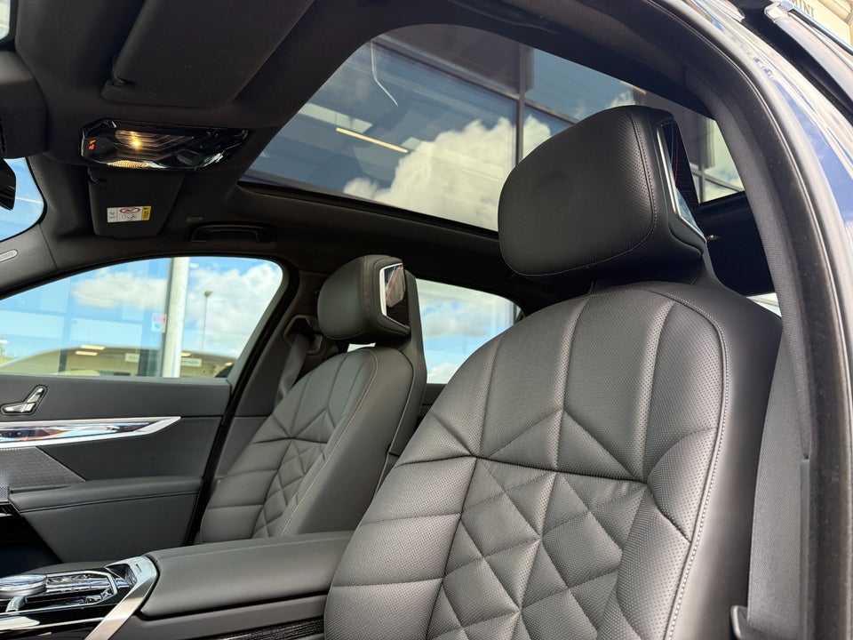 BMW i7 eDrive50 M-Sport 4d