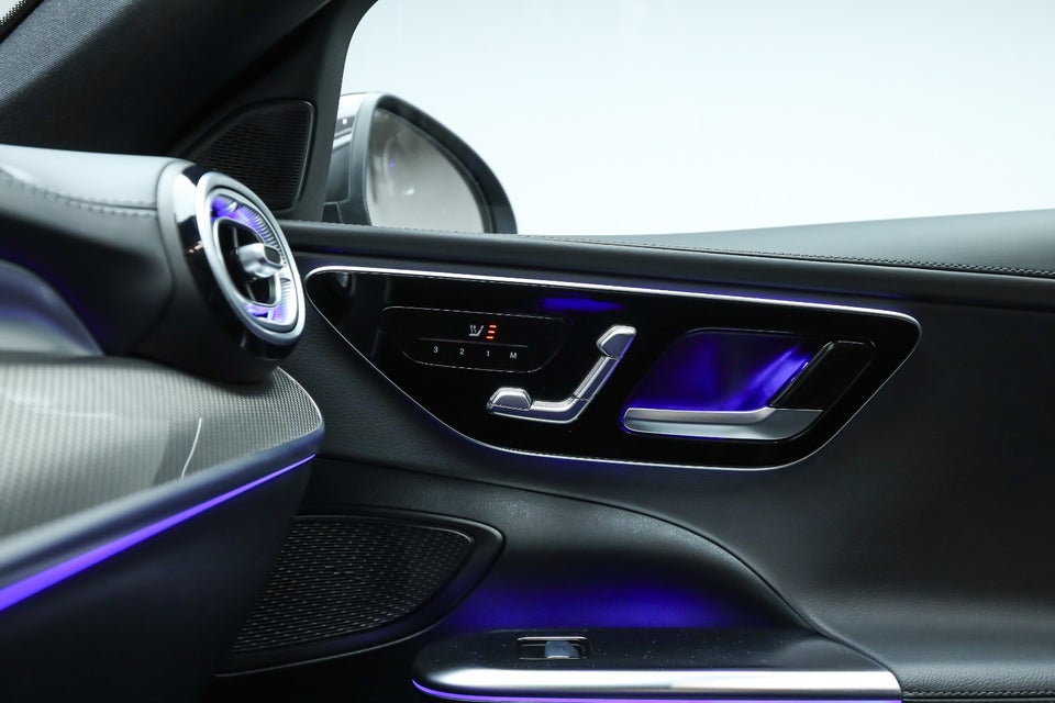 Mercedes C300 e 2,0 AMG Line stc. aut. 5d