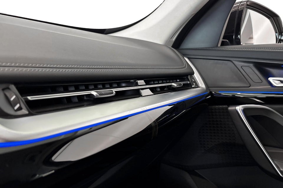 BMW iX1 eDrive20 X-Line 5d