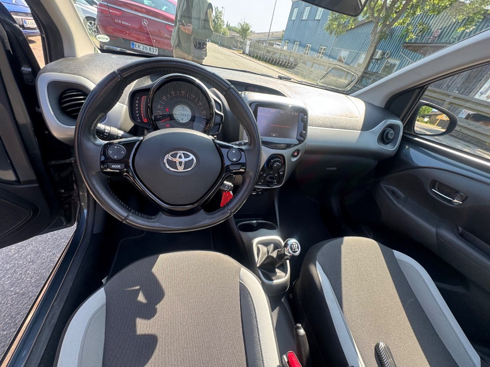 Toyota Aygo 1,0 VVT-i x-sky 5d