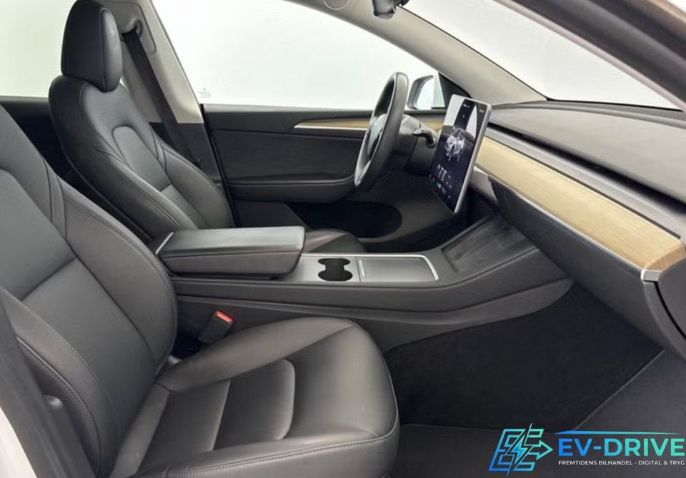 Tesla Model Y RWD 5d