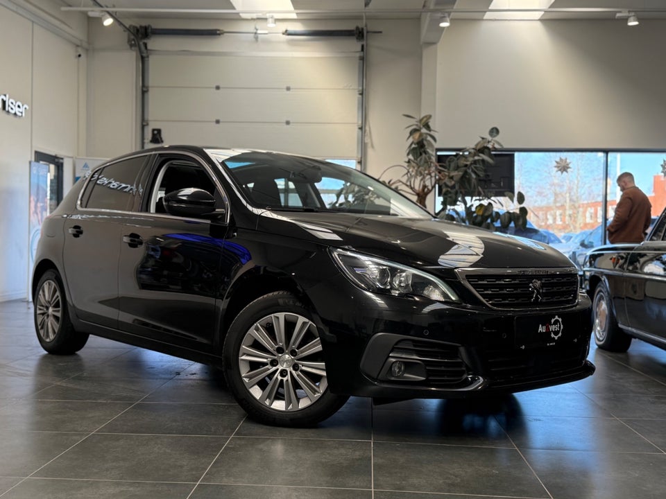 Peugeot 308 1,5 BlueHDi 130 Allure Sky 5d