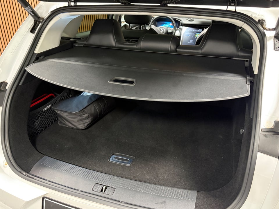 MG Marvel R Performance 5d