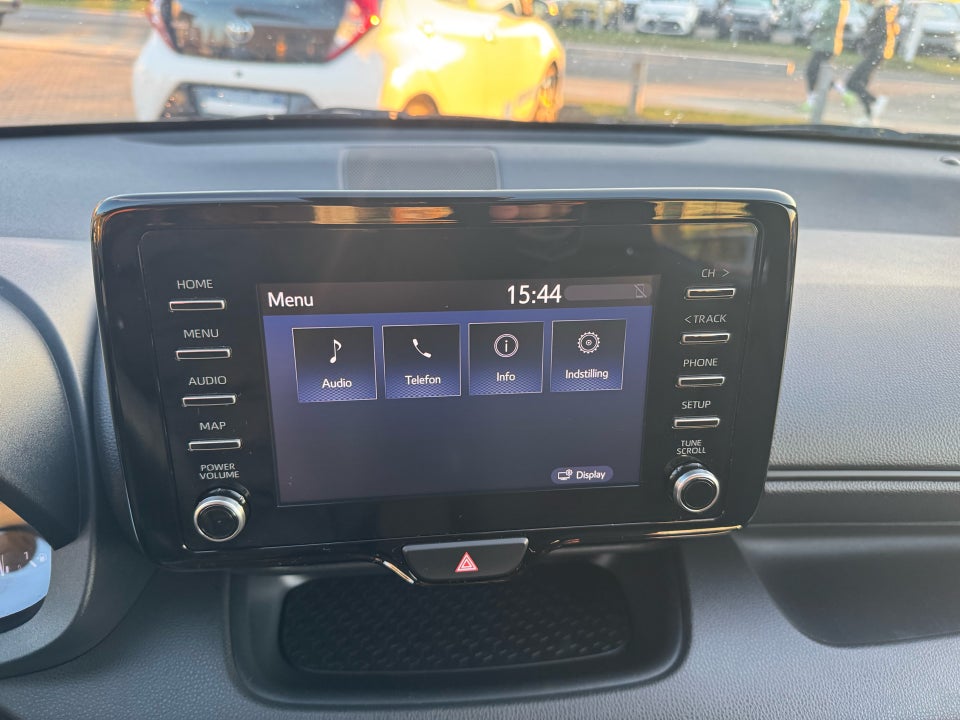 Toyota Yaris 1,5 Hybrid H1 e-CVT 5d