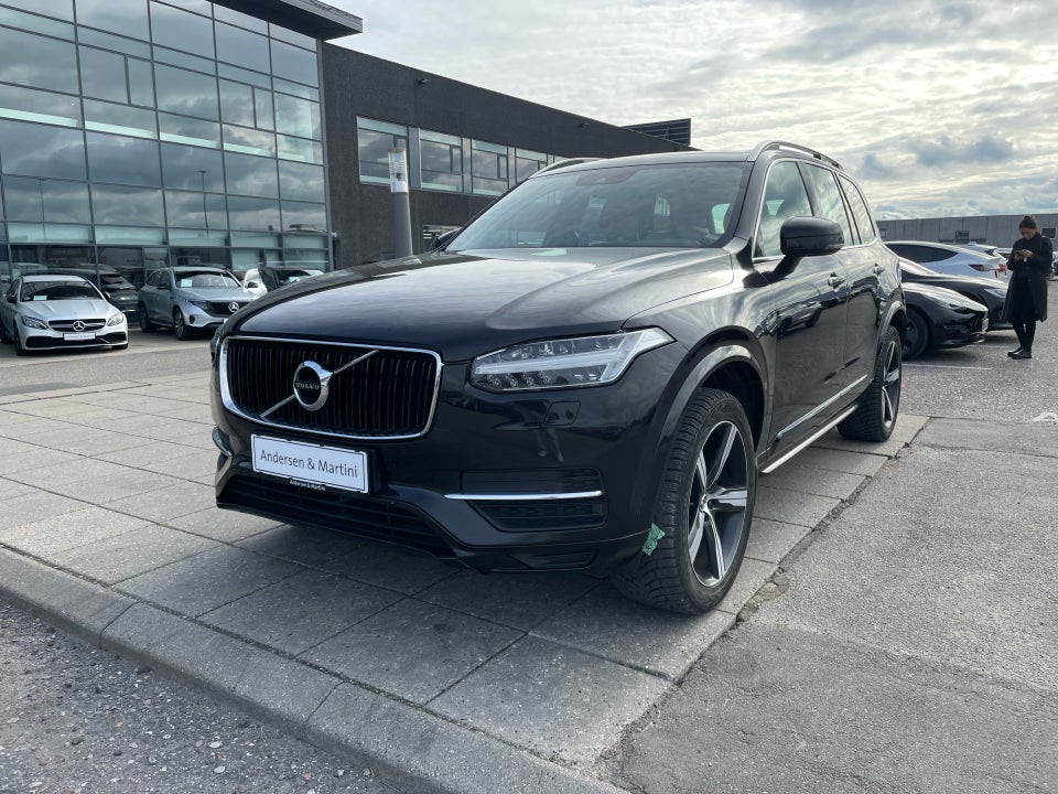 Volvo XC90 2,0 D5 225 Momentum aut. AWD 7prs 5d