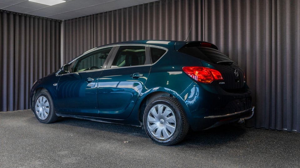 Opel Astra 1,4 T 140 Enjoy 5d