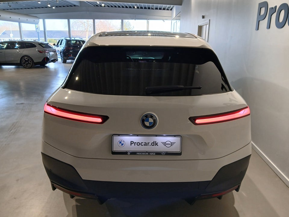 BMW iX xDrive40 Fully Charged 5d