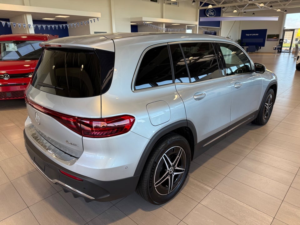 Mercedes EQB300 AMG Line 4Matic 5d