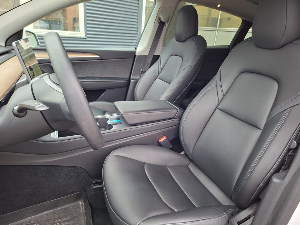 Tesla Model Y Long Range AWD 5d