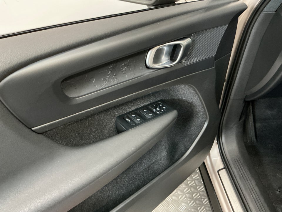 Volvo XC40 P6 ReCharge Core 5d