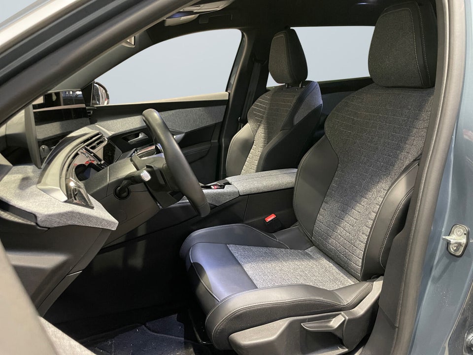Peugeot e-5008 77 Allure 7prs 5d