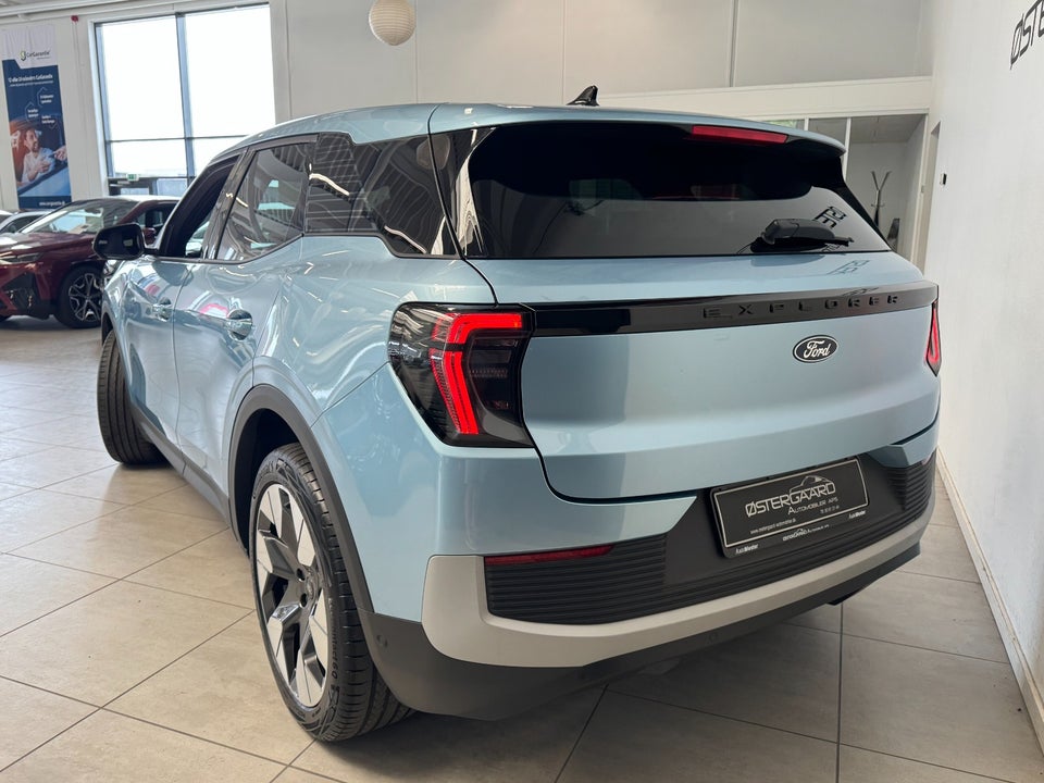 Ford Explorer 84 Premium Extended Range AWD 5d