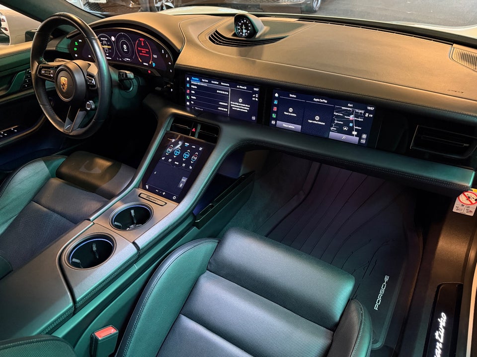Porsche Taycan Turbo Performance+ 4d