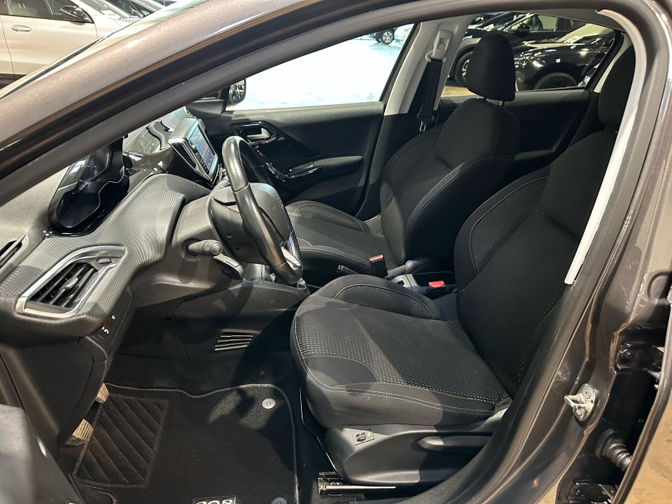 Peugeot 208 1,2 PureTech 82 Allure+ 5d