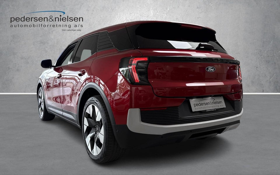 Ford Explorer 77 Premium Extended Range 5d