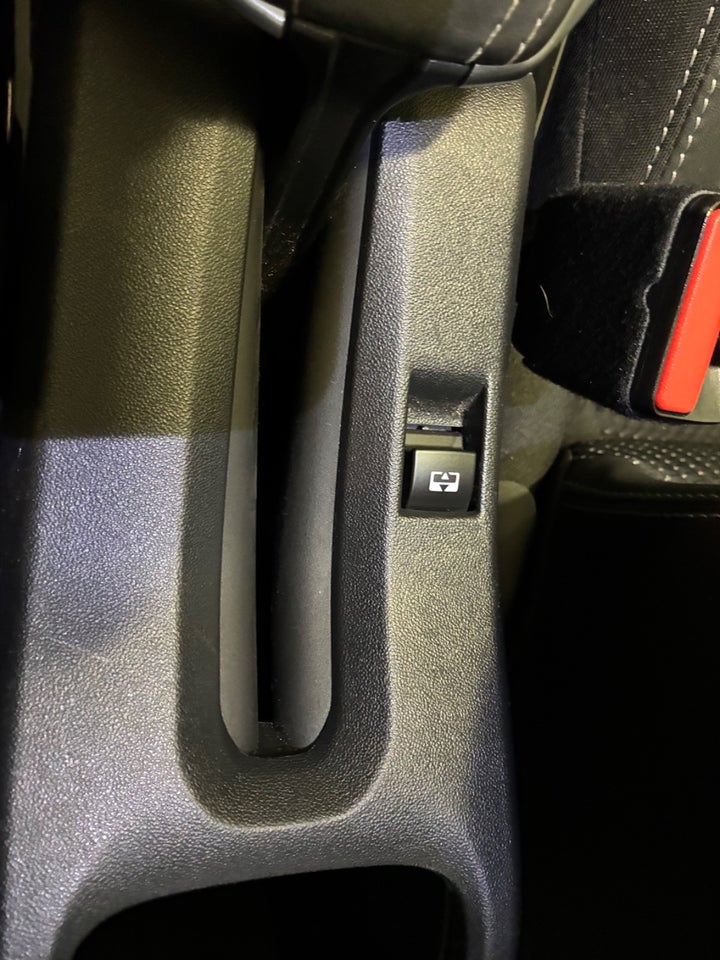 Peugeot 2008 1,2 e-THP 110 Desire Sky 5d