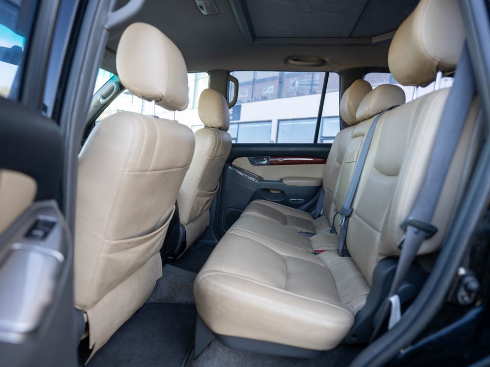 Toyota Land Cruiser 3,0 D-4D Luxus l 5d