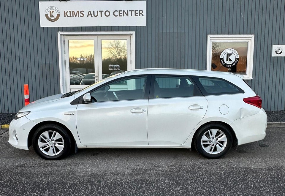 Toyota Auris 1,8 Hybrid H2 Premium Touring Sports CVT 5d