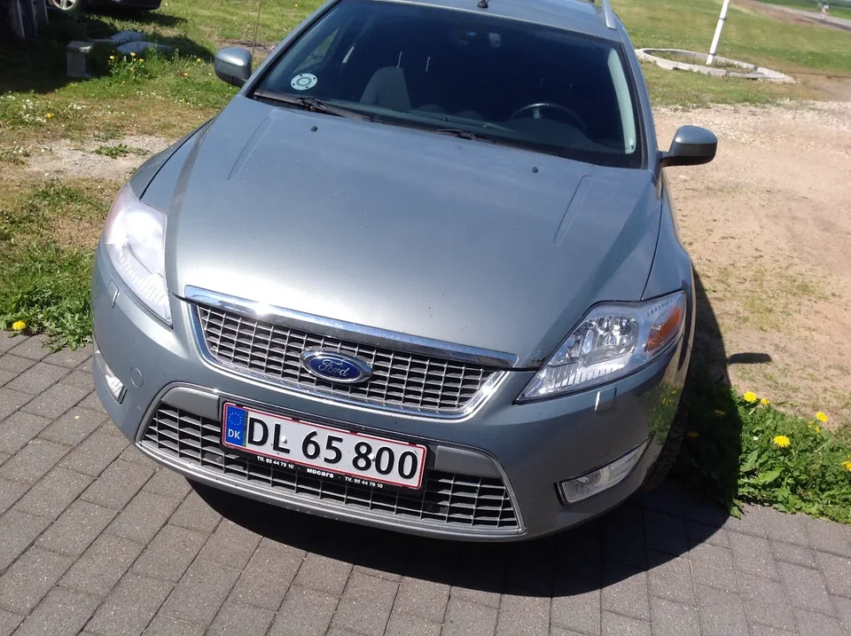 Ford Mondeo 2,5 20V Turbo Titanium stc. 5d