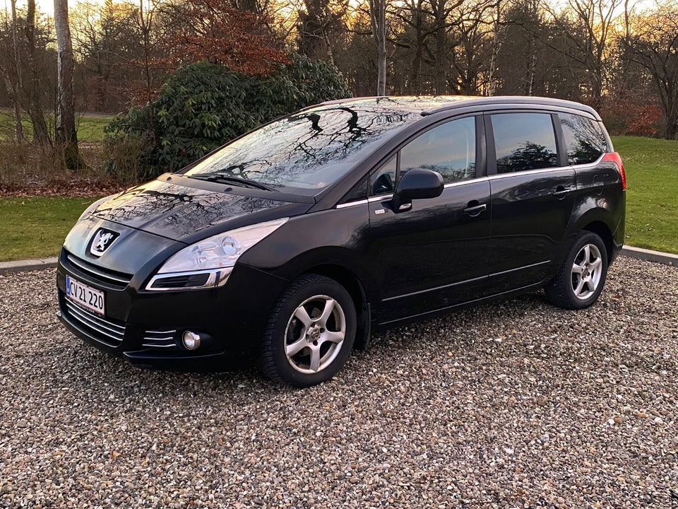 Peugeot 5008 1,6 HDi 114 Style 5d