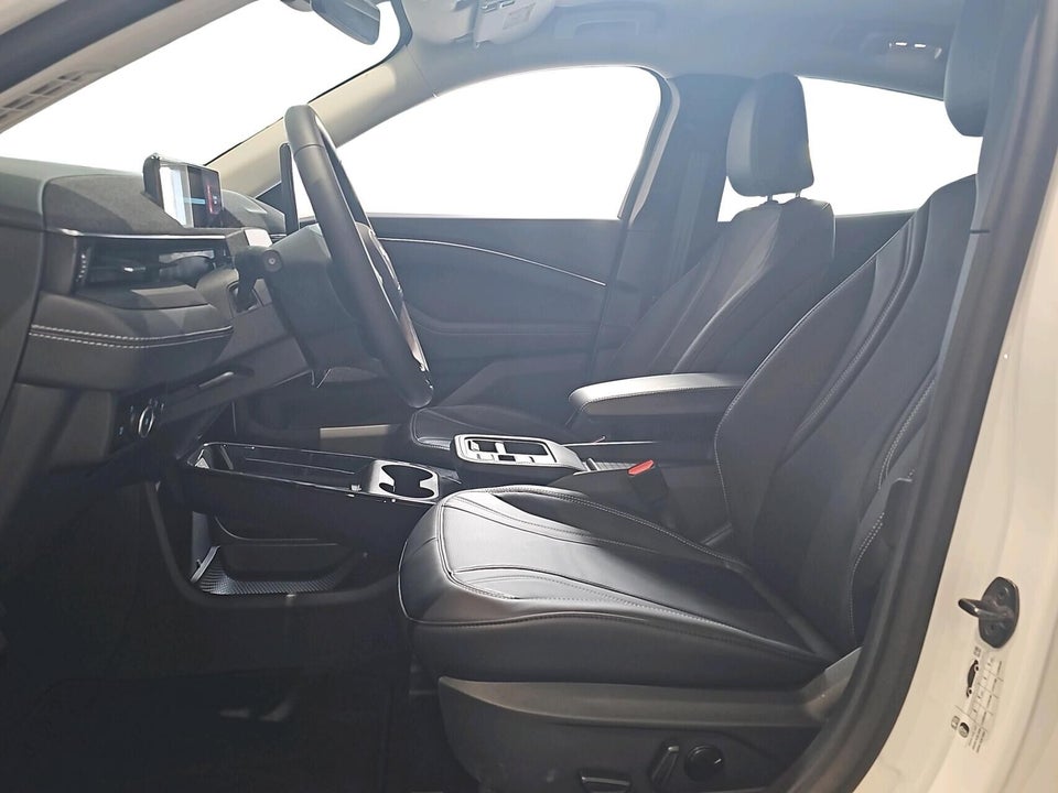 Ford Mustang Mach-E 73 Select Standard Range 5d
