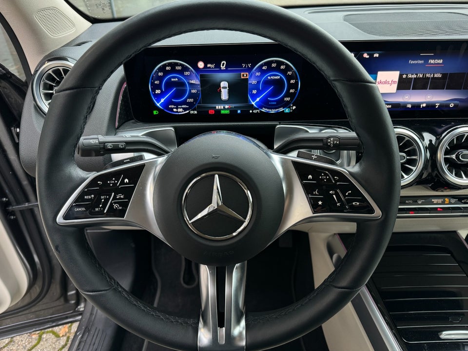 Mercedes EQB250+ Progressive 5d